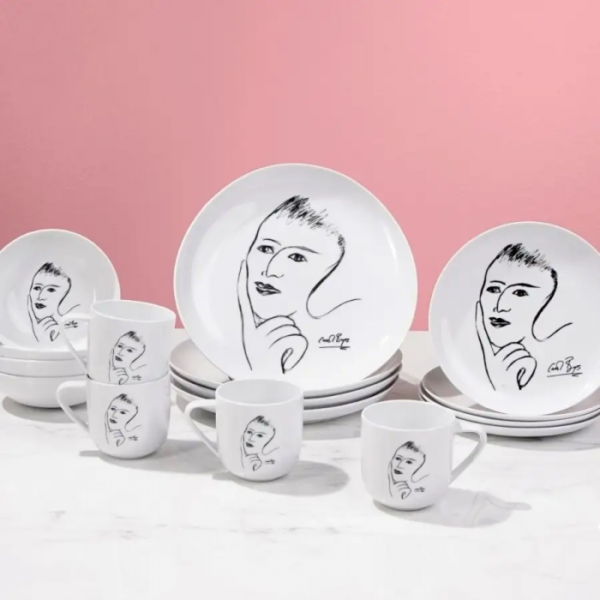 DINNERWARE 16pc SET \ Distant Memory